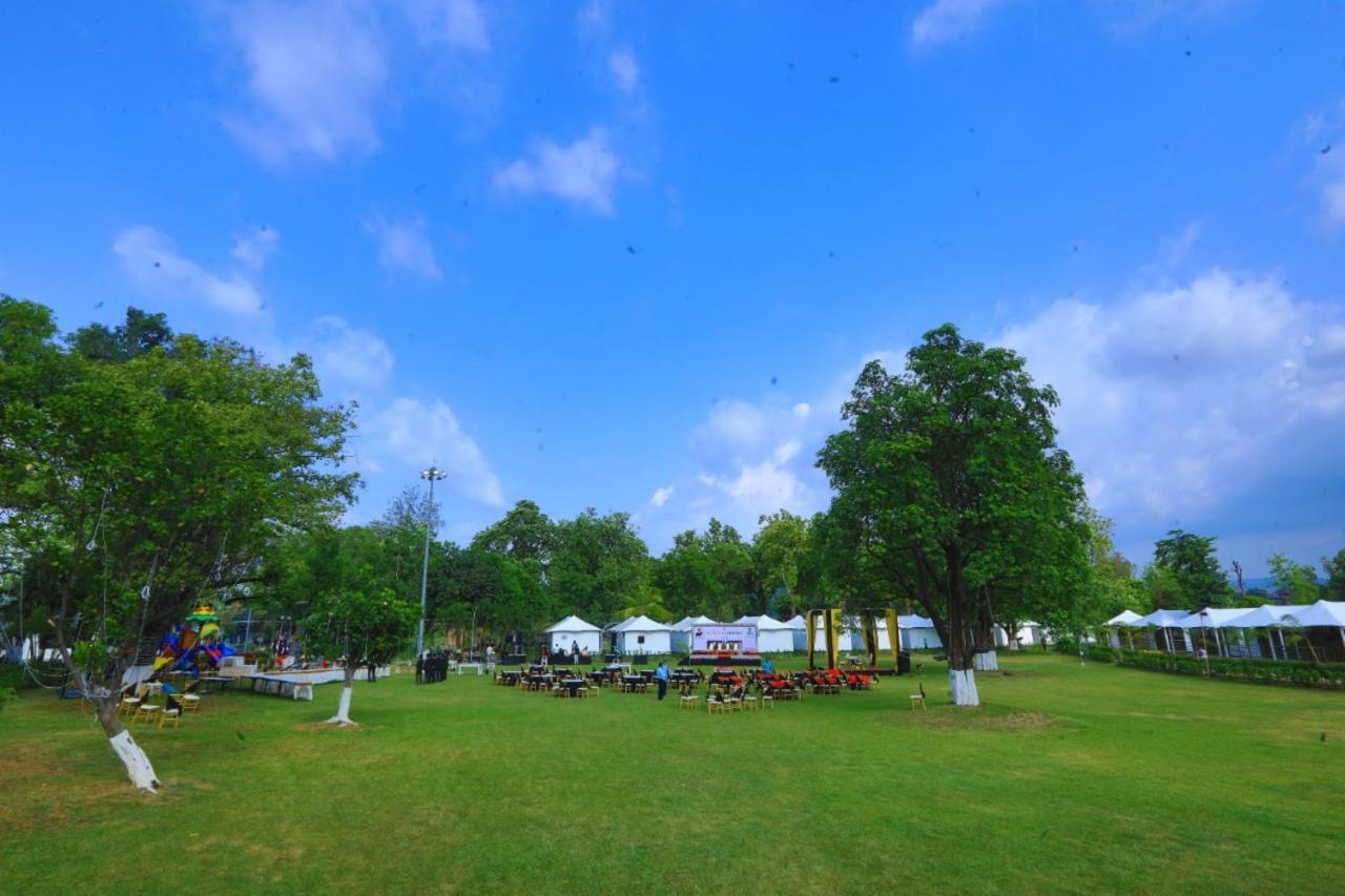 White Feather Resort Kauncha Silvassa Dış mekan fotoğraf