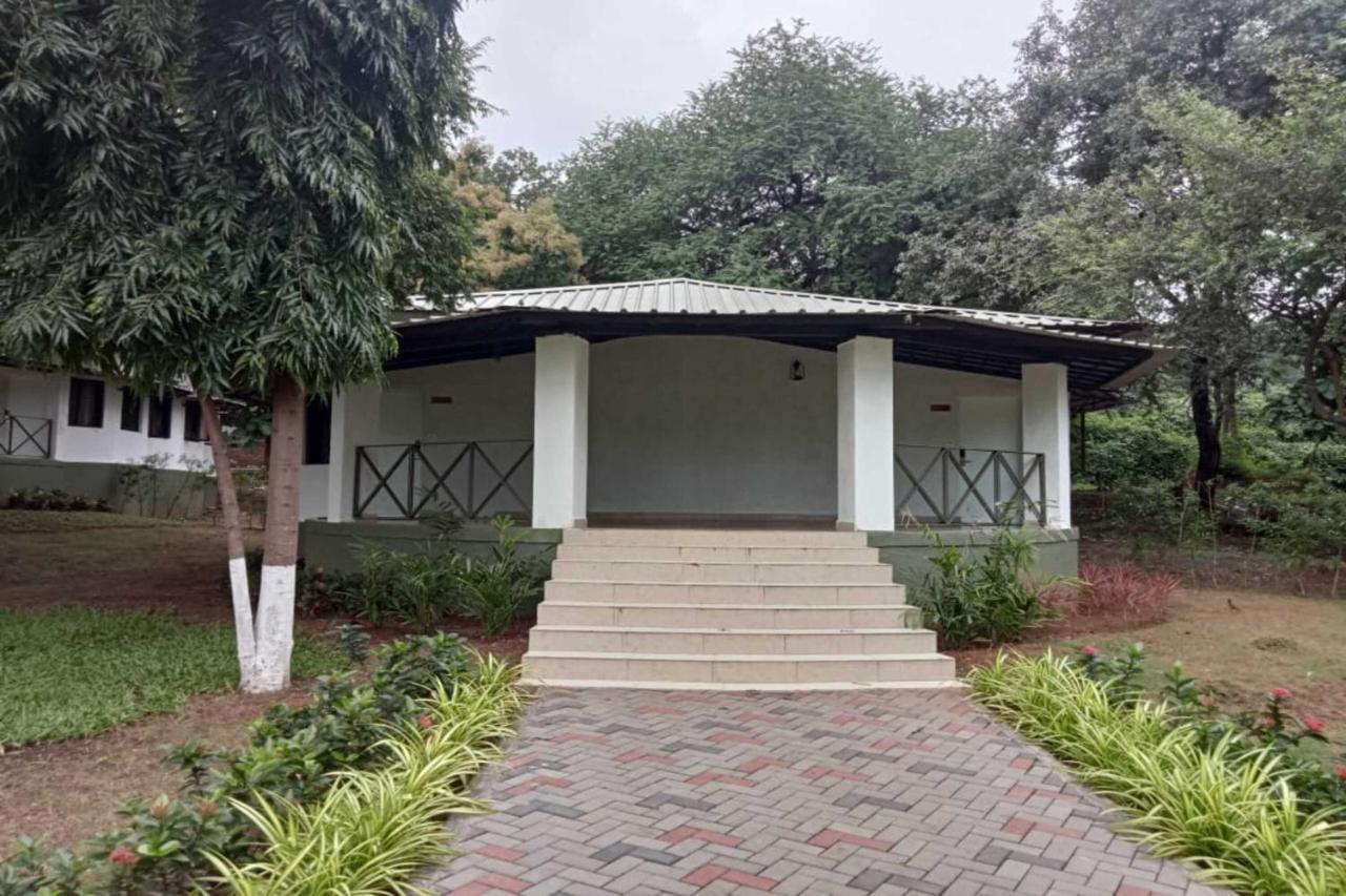 White Feather Resort Kauncha Silvassa Dış mekan fotoğraf